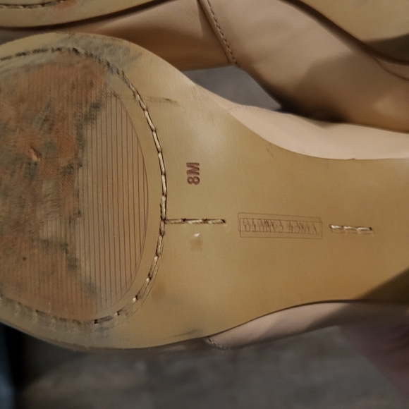 Vince Camuto Women's Tan Pumps - Picture 4 of 9